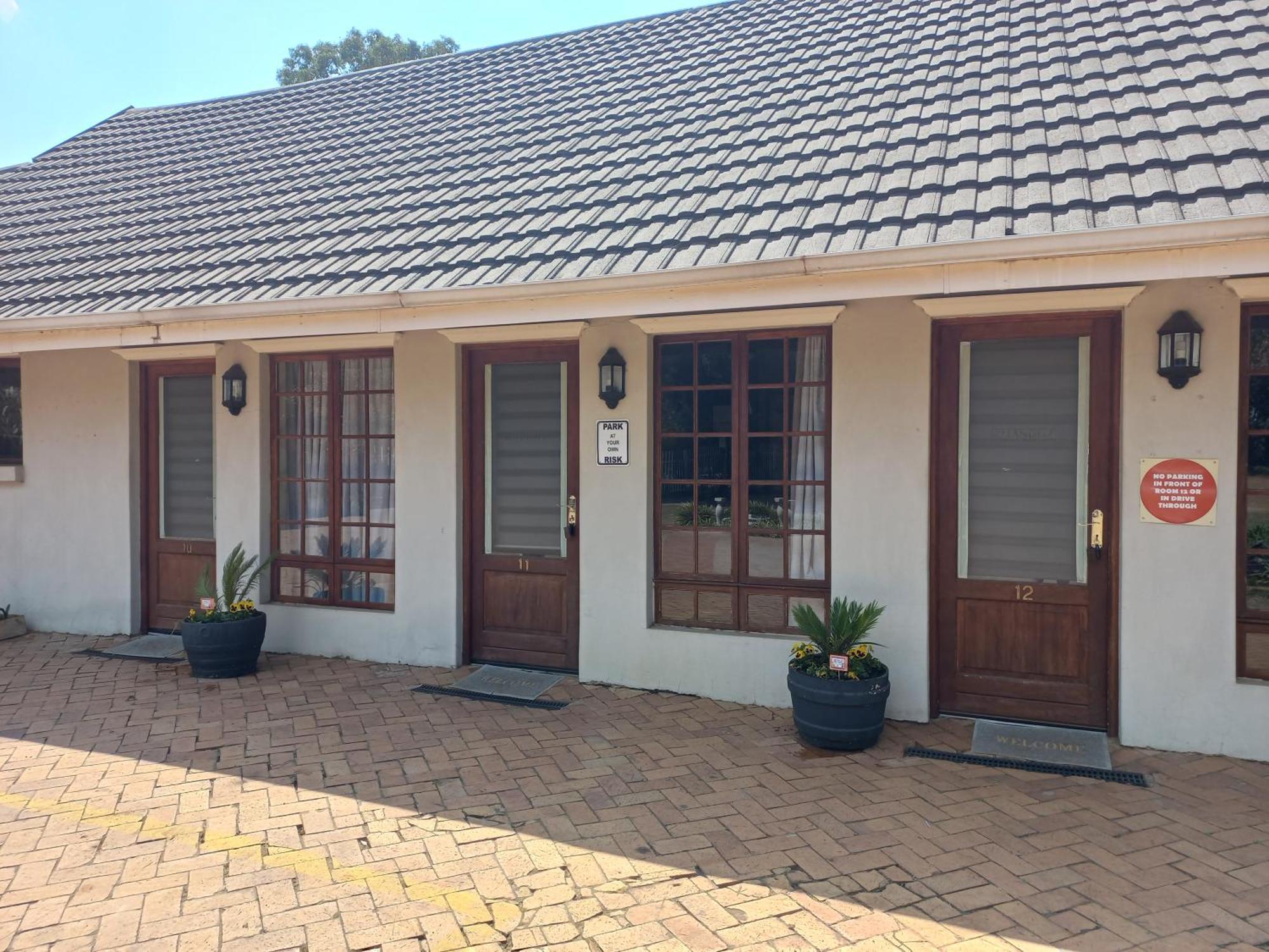Or Tambo Guest House Kempton Park Eksteriør billede