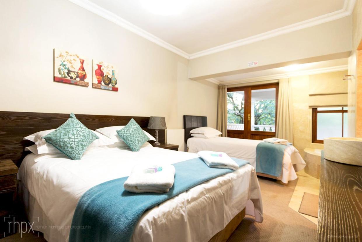 Or Tambo Guest House Kempton Park Eksteriør billede