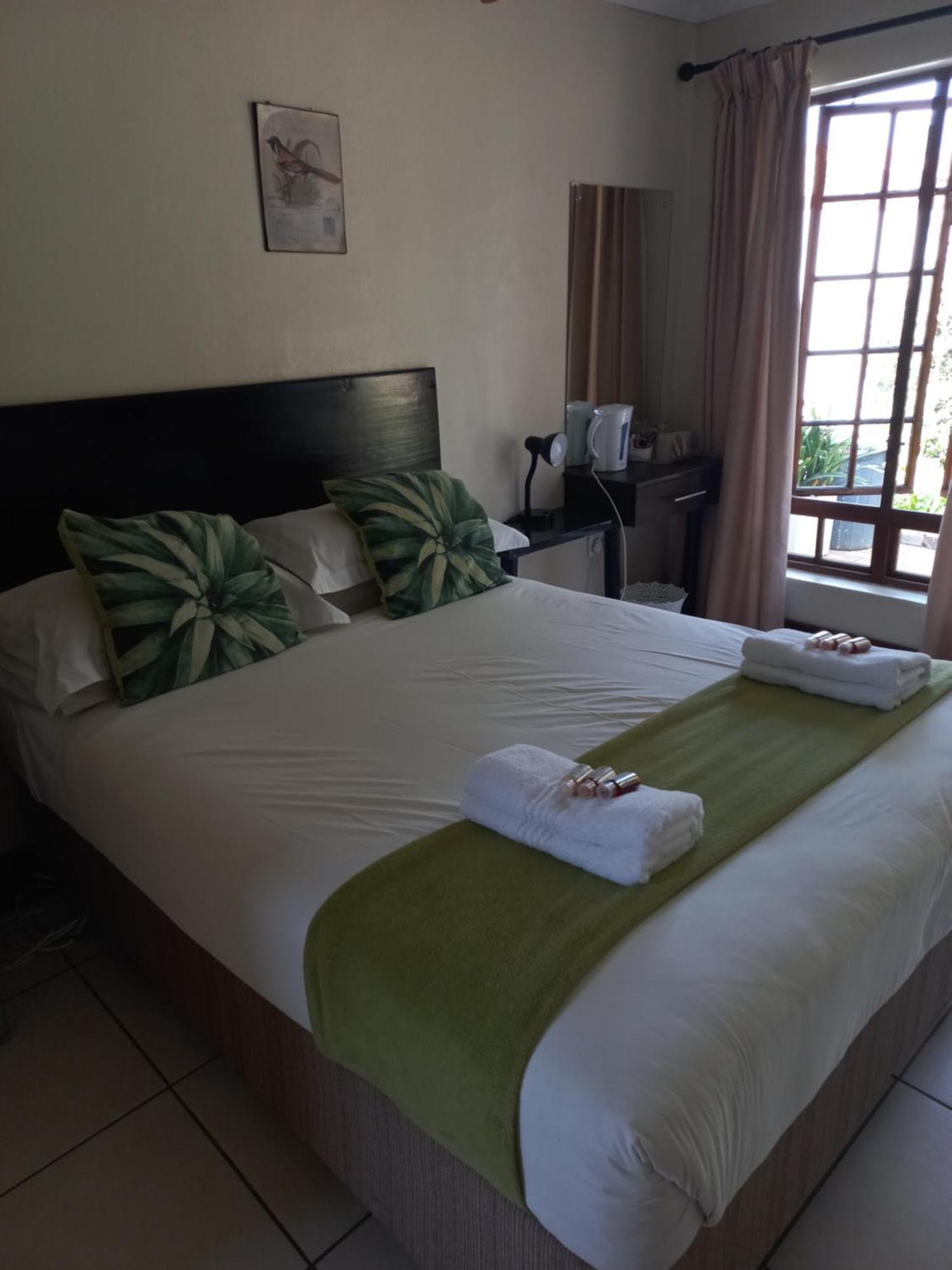 Or Tambo Guest House Kempton Park Eksteriør billede