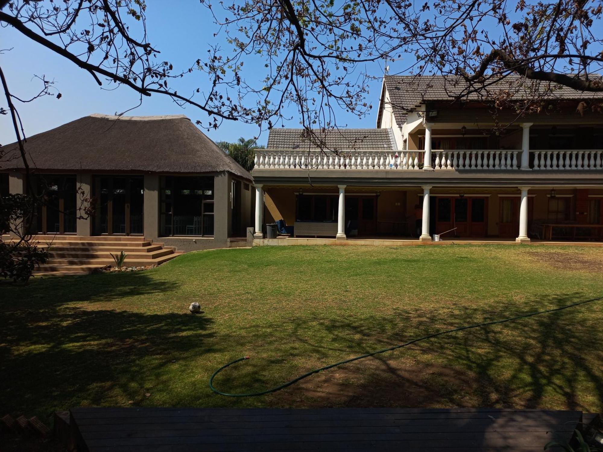 Or Tambo Guest House Kempton Park Eksteriør billede