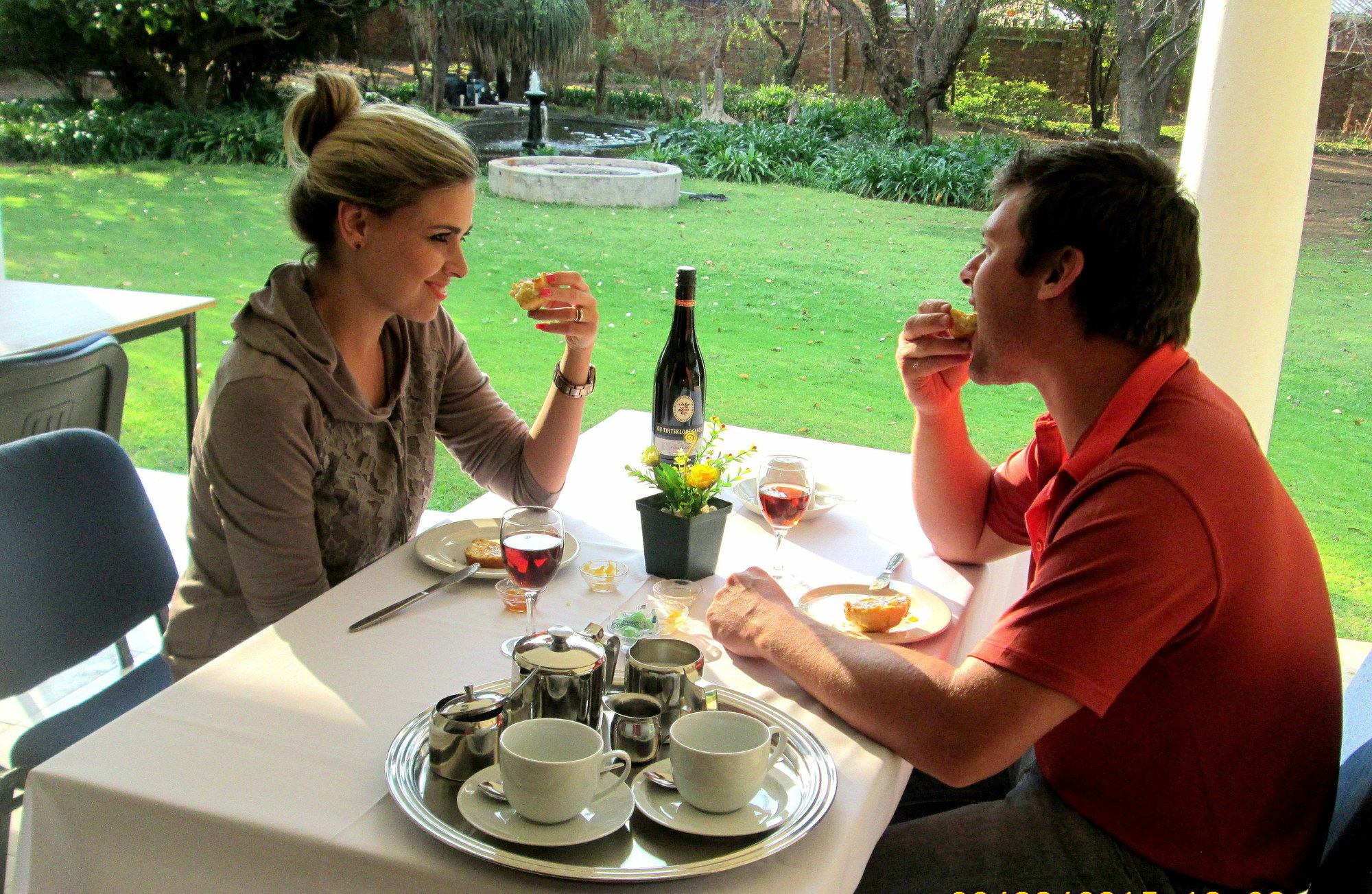 Or Tambo Guest House Kempton Park Eksteriør billede
